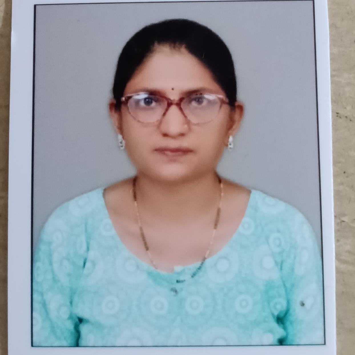 Savita Harish pund